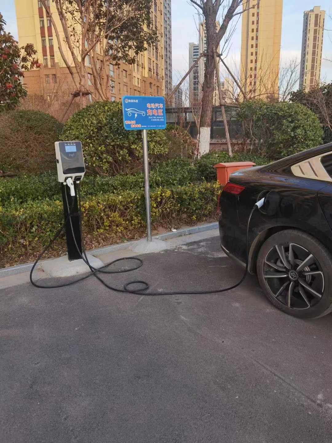 安寧滇峰家園停車(chē)場(chǎng)項(xiàng)目